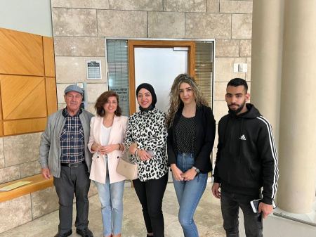 فيكتوري تعوض ثلاثة طلاب جامعيين " اقالتهم خلال هبة الكرامة